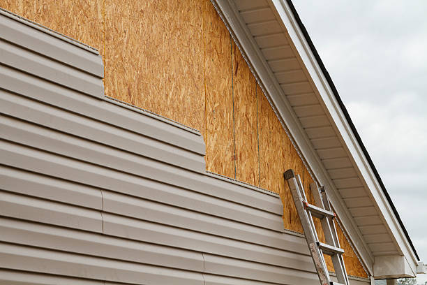 Professional Siding Repair technician working in Jonesville, SC